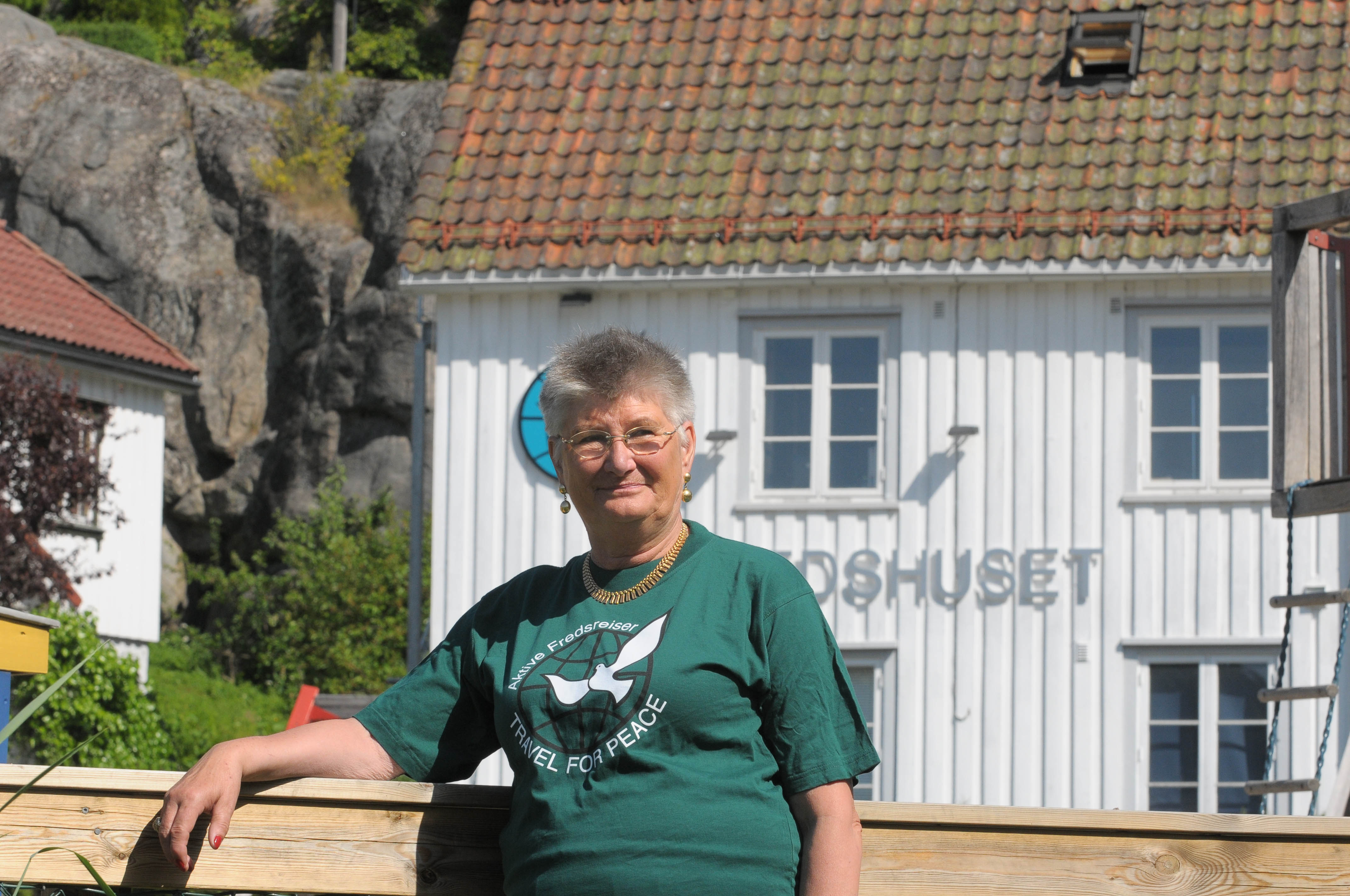 Helga Arntzen foran Fredshuset
